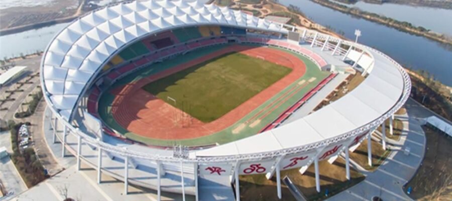 Estadio con estructura estatica